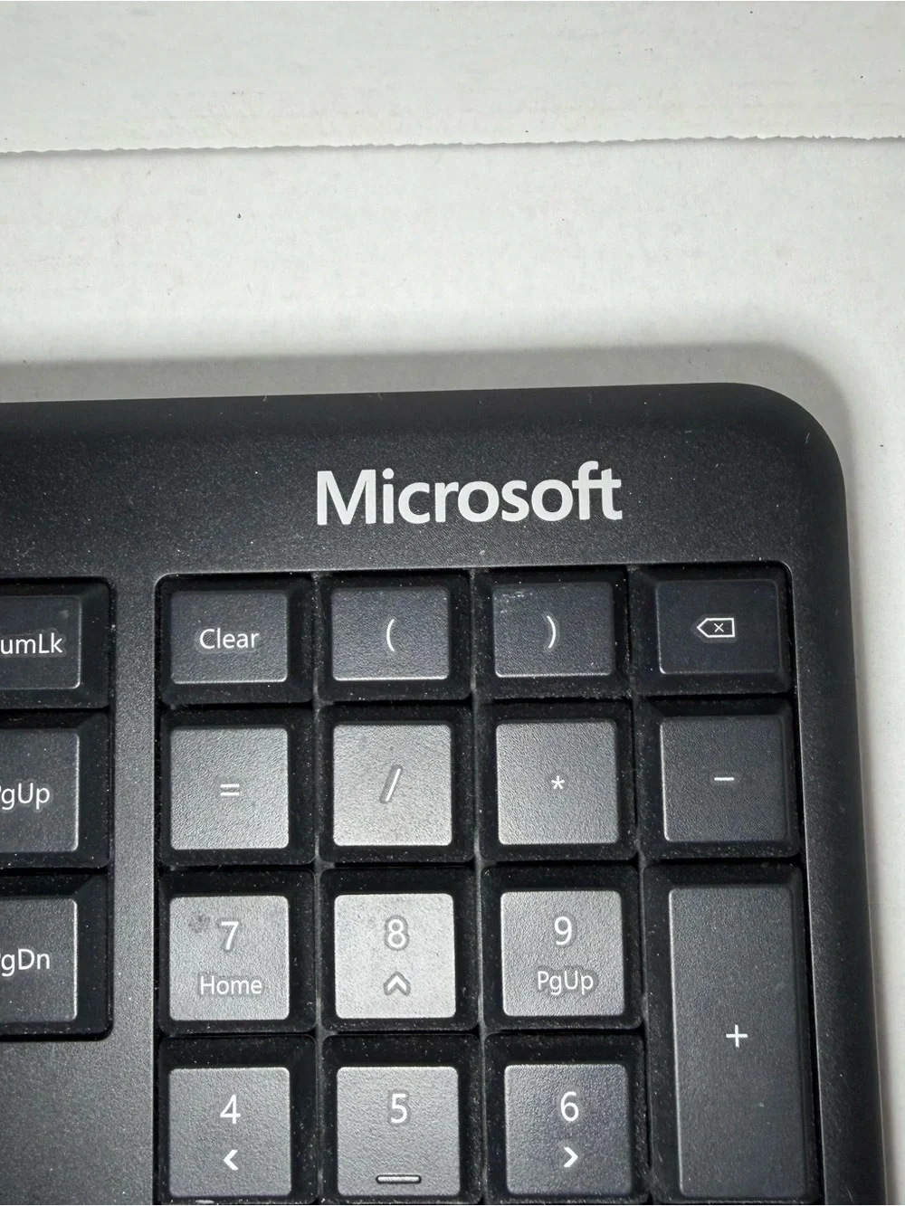 Microsoft Ergonomic USB 1878 Keyboard with Cushioned Wrist Rest